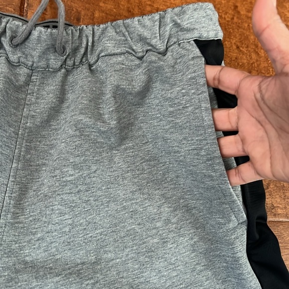 Puma Men’s athletic shorts with pockets gray/ black elastic inner band Large - Picture 6 of 16